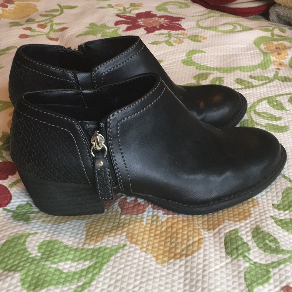 Dr. Scholl’s Ankle Boots w/ side Zip